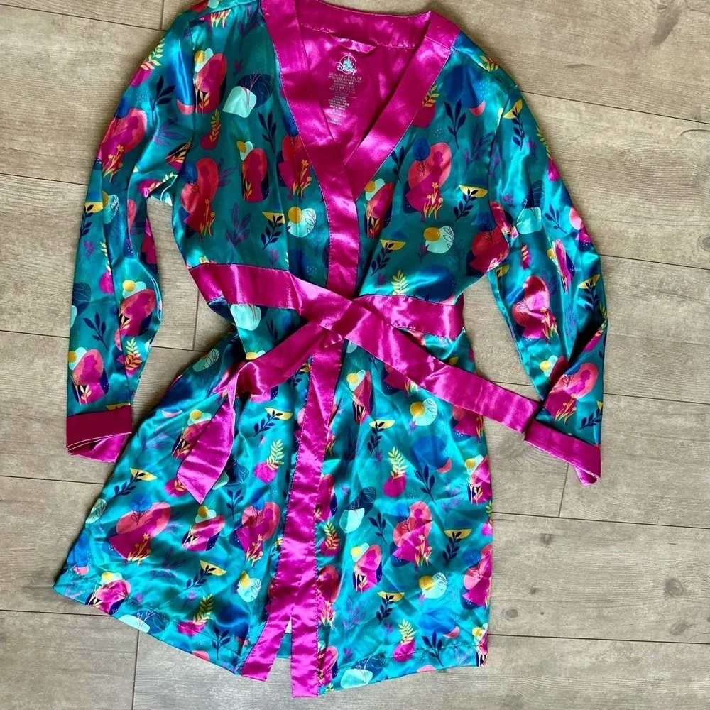 Rare Disney Frozen Girl’s Silky Robe Size 7/8 ADORABLE Seriously the cutest robe